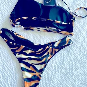 ZAFUL Tiger Striped Cutout Bikini Swimwear - Deep Yellow S